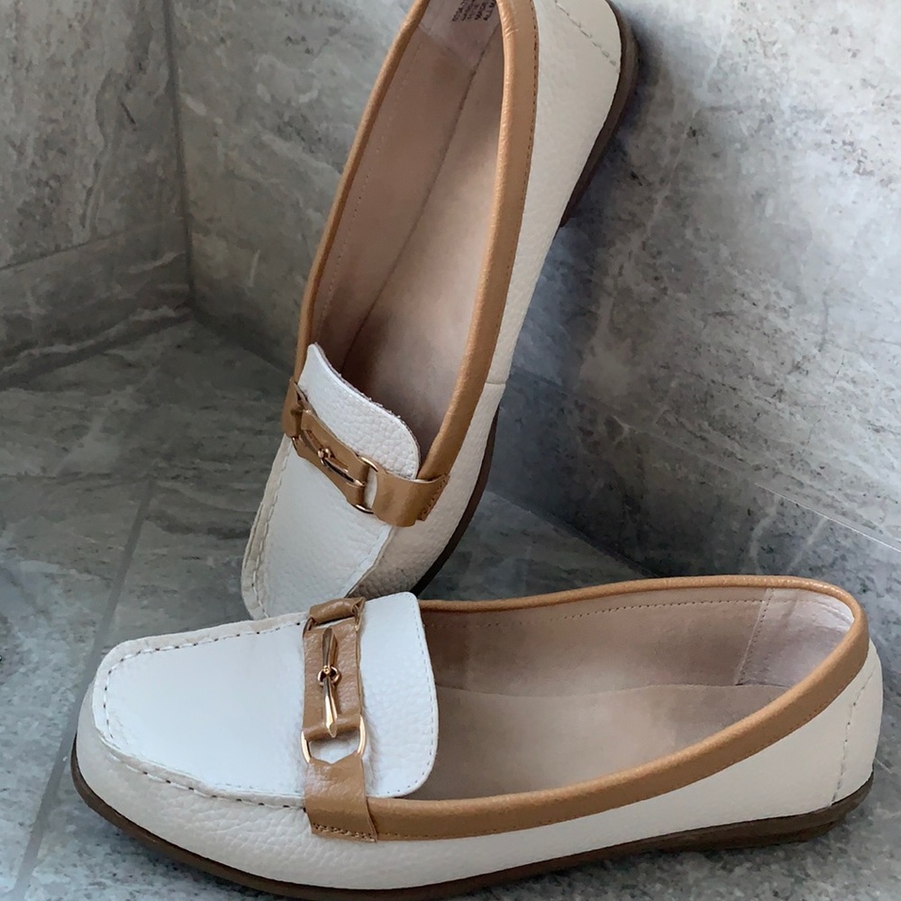 Women’s Bass white faux leather flats